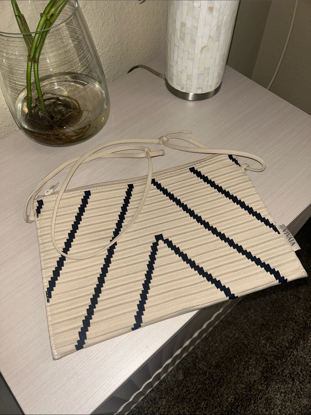 VIVAIA The Envelope Crossbody